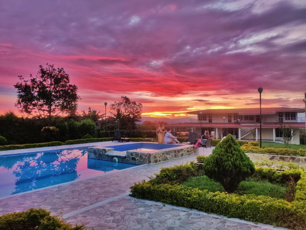 Finca Hotel Heron Кимбая Екстериор снимка